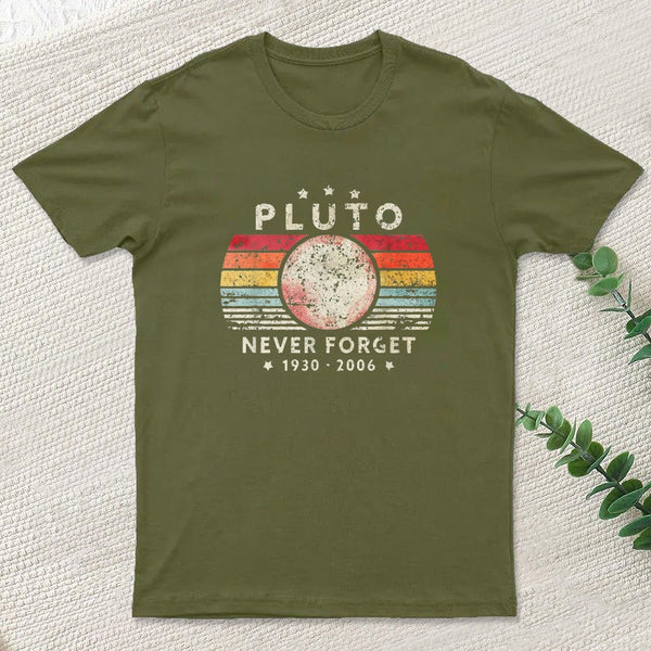 Never Forget Pluto Retro Style Entrageek T-Shirt